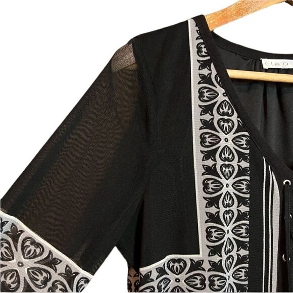 3 for $30! Cleo patterned top - Picture 2 of 10